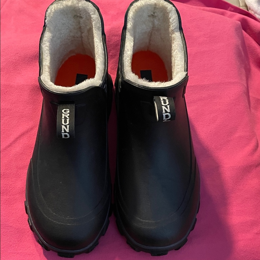 NWOB GRUNDÉNS WOMEN'S DEVIATION SHERPA ANKLE BOOT size 6 - Picture 4 of 11